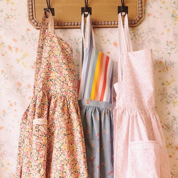 Pink Apron Dress, Vintage Style Cottage Apron - Picture 4 of 4